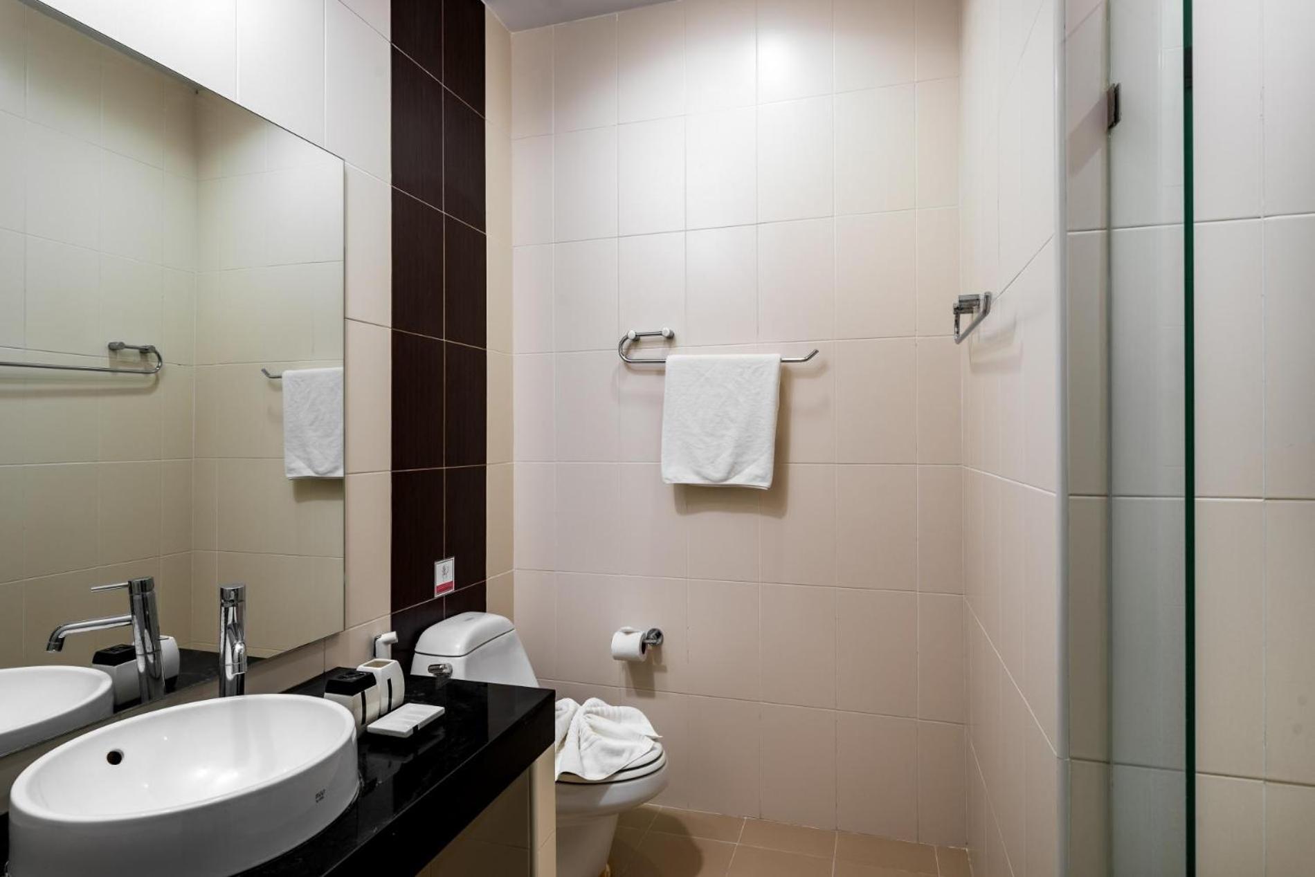 Veloche 2 Bedroom Apartment With Seaview Karon 외부 사진